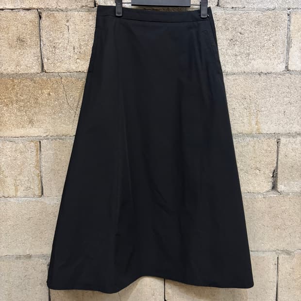 에토스 클래식 A라인 스커트