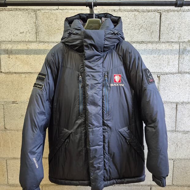 블랙야크 히말라야 대장급 구스패딩105