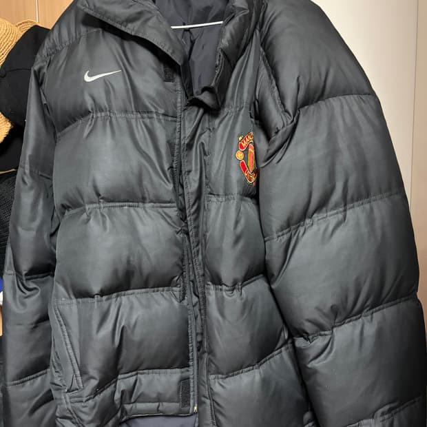 맨유 나이키 패딩 팔아요