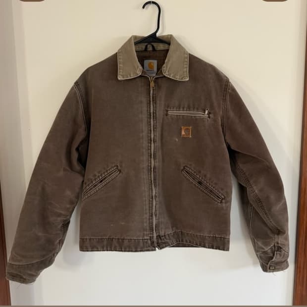 칼하트 J97 CHT Medium 구합니다