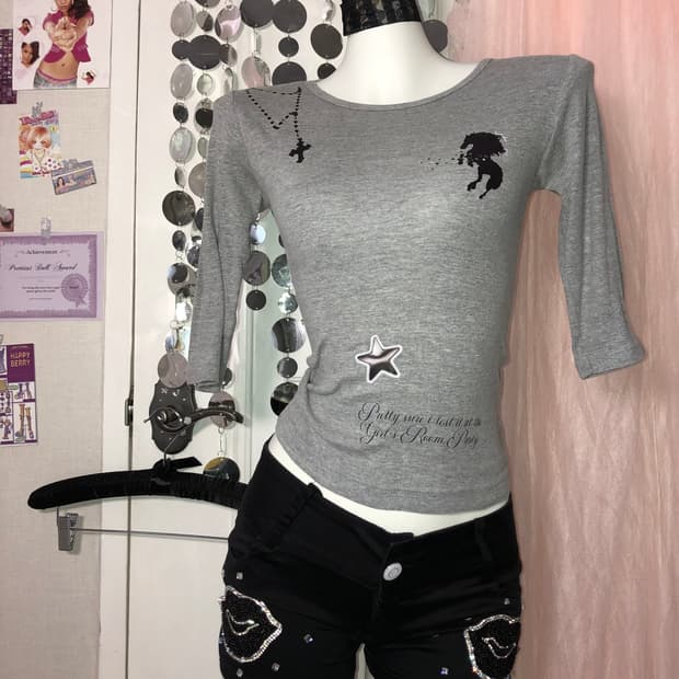 horse gray top