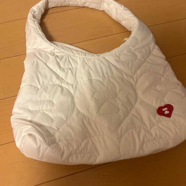 Aape 에이프 퀼팅 하트 모노그램 숄더백