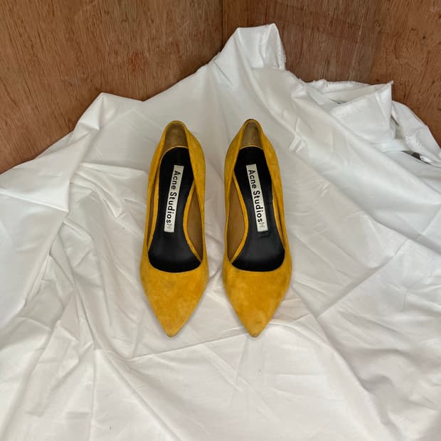 아크네 스튜디오 스웨이드 하이힐