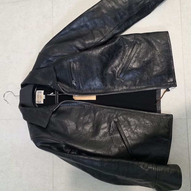 아웃스탠딩 가죽자켓 M사이즈