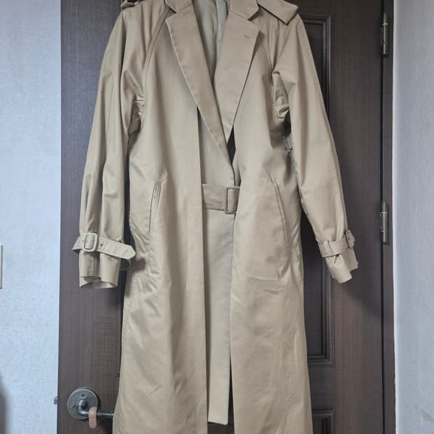 토가 비릴리스 트렌치코트