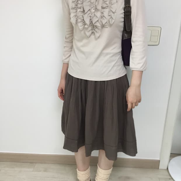 ruffle round neck T