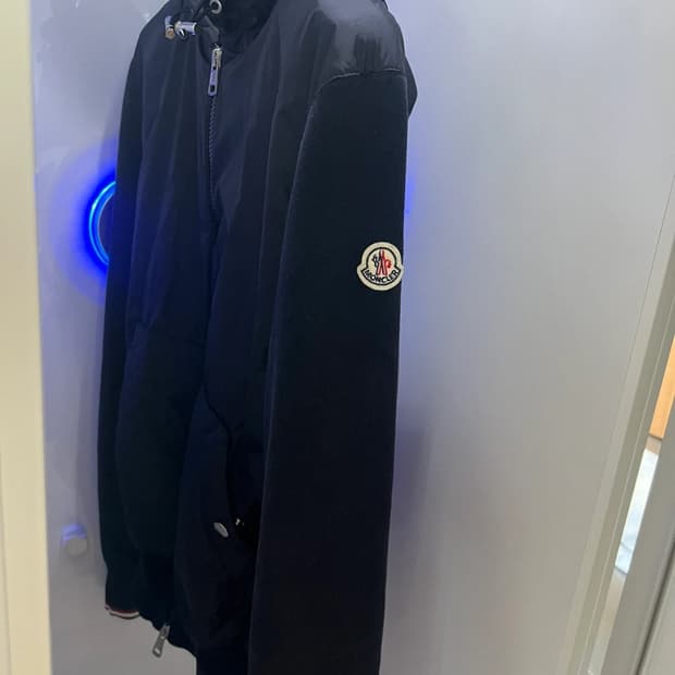 몽클레어 니트집업 바람막이