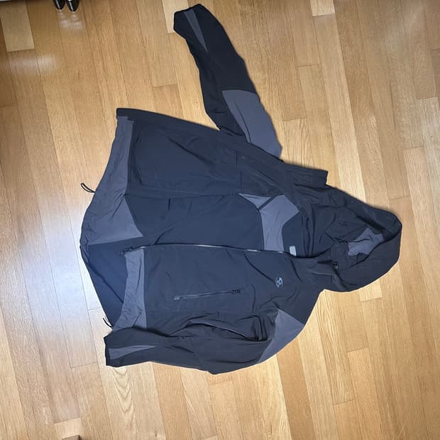 산산기어 24fw 인슐레이션 자켓 블랙