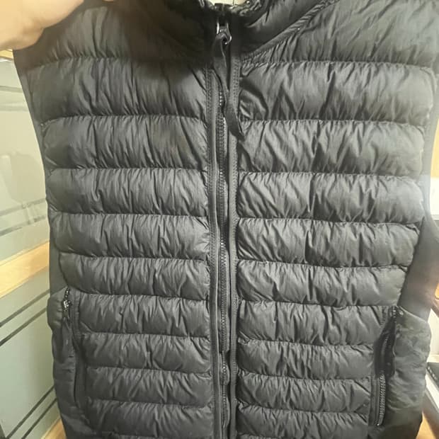 스톤아일랜드 패딩 베스트