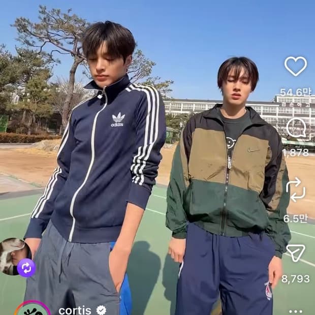 코르티스 건호 유로파 검흰 사각지퍼