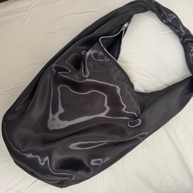 Cos 샤인 크로스백 보부상 가방