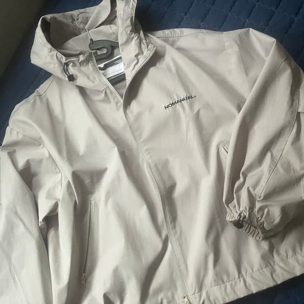 노메뉴얼 바람막이 M