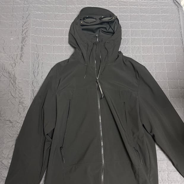 Cp컴퍼니 쉘 r 소프트쉘 고글자켓 54 사이즈