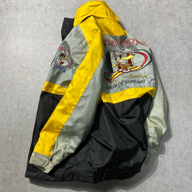 [105] Looney Tunes 루니툰즈 벅스버니 나일론 자켓