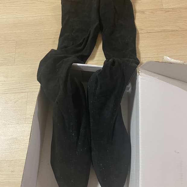 3회 착용 블랙 스웨이드 롱부츠 5cm 굽 240mm