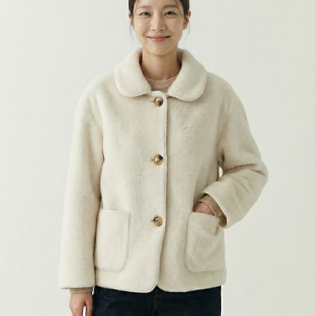 시크헤라(CHICHERA) 라운드넥 에코 퍼 무스탕 자켓