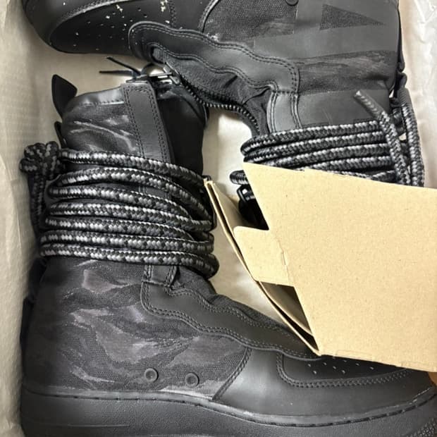 나이키 SF 에어포스1 하이 블랙 다크그레이 카모  270 새제품