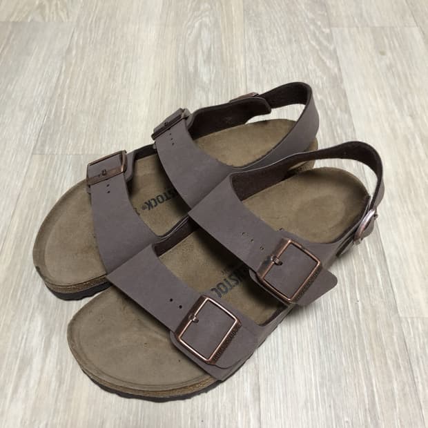(250) 새상품 버켄스탁 BIRKENSTOCK 밀라노 카키 레귤러핏