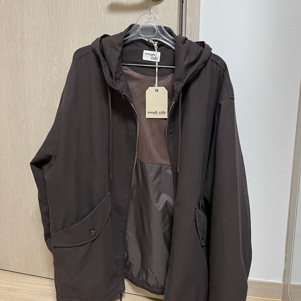 러프사이드 힐파카 카카오 4사이즈 판매합니다