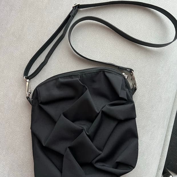 Gomme 곰므 크로스백