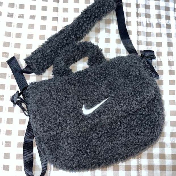 나이키 퍼 가방/ 미니백