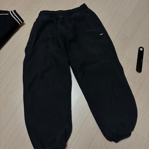 팔라스 스웻팬츠 블랙