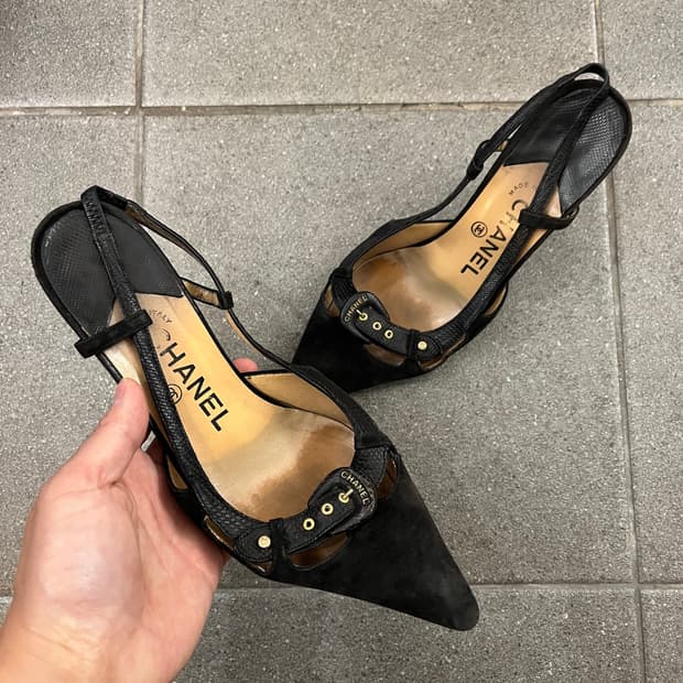 샤넬 스웨이드 스틸레토 힐