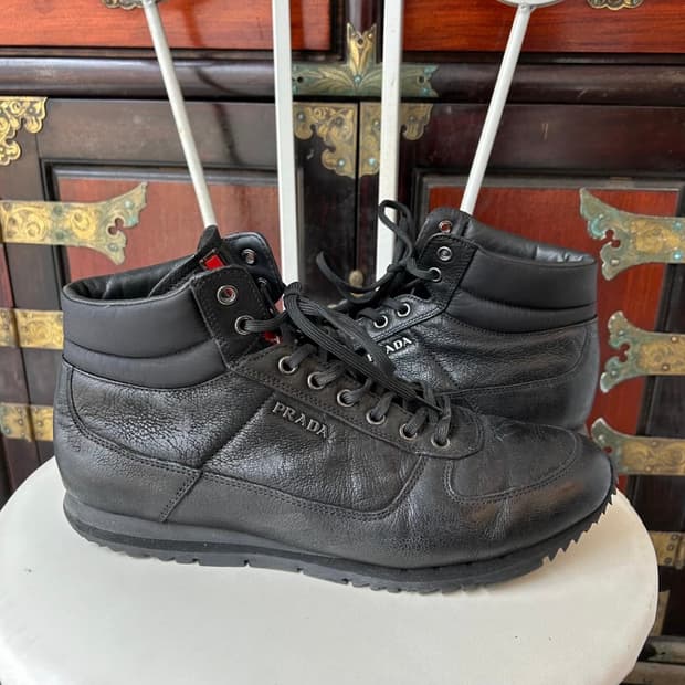 프라다 스포츠 레더 부츠