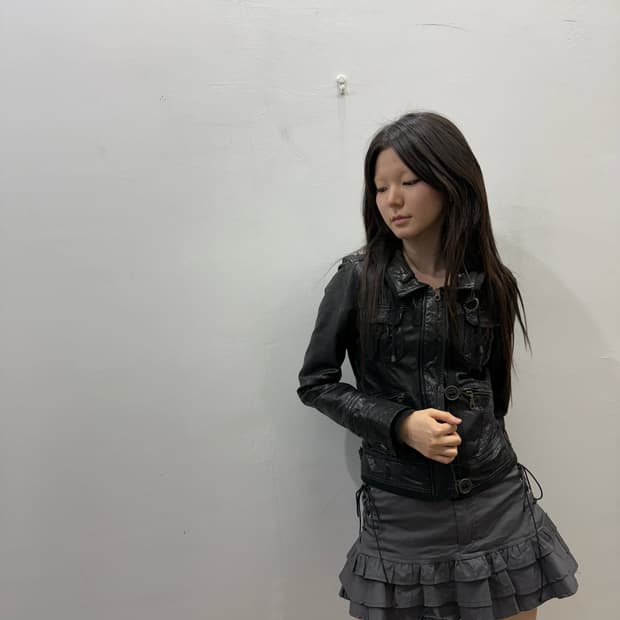 레더 버튼 디테일 집업 자켓