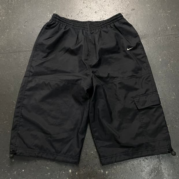 100 나이키 스우시 버뮤다 팬츠