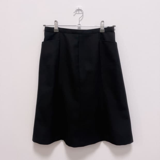 Alpha Pier 미디스커트