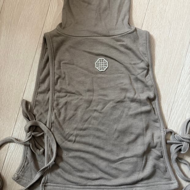 Badblood earth top