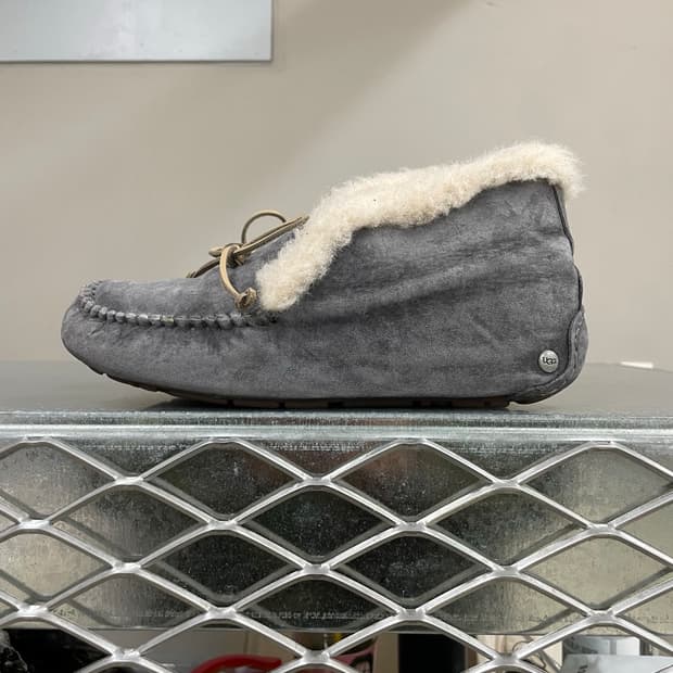 어그 알레나 모카신 230