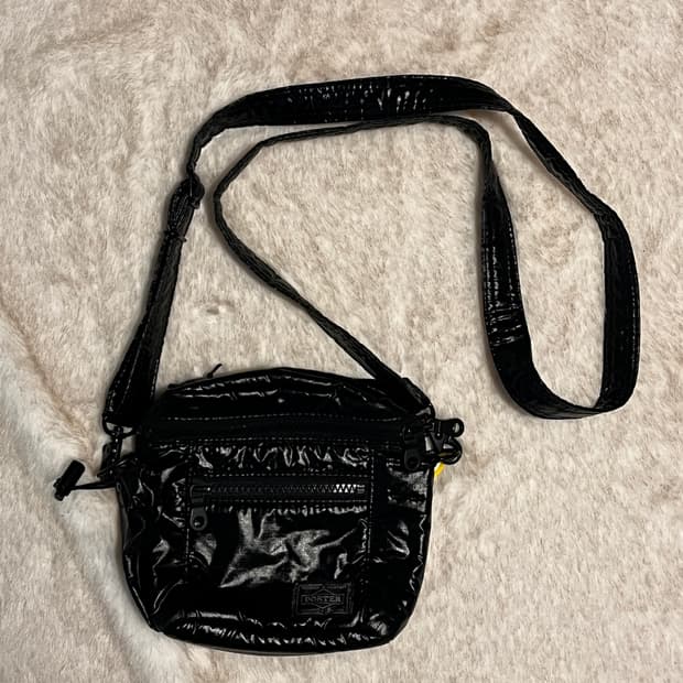 Porter cire shoulder bag