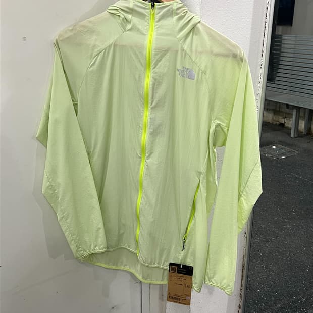 노스페이스 윈드브레이커