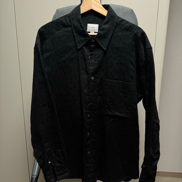 Youth Black loosed Leopard shirt