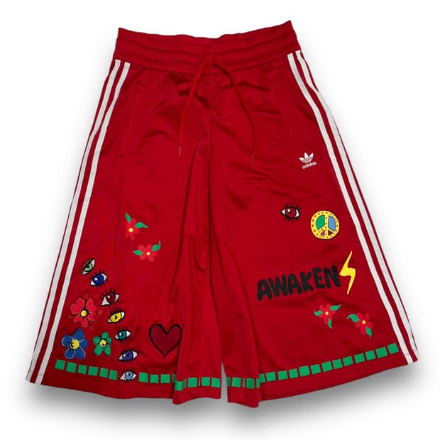 아디다스 x Pharrell 콜라보 한정판 하프 팬츠