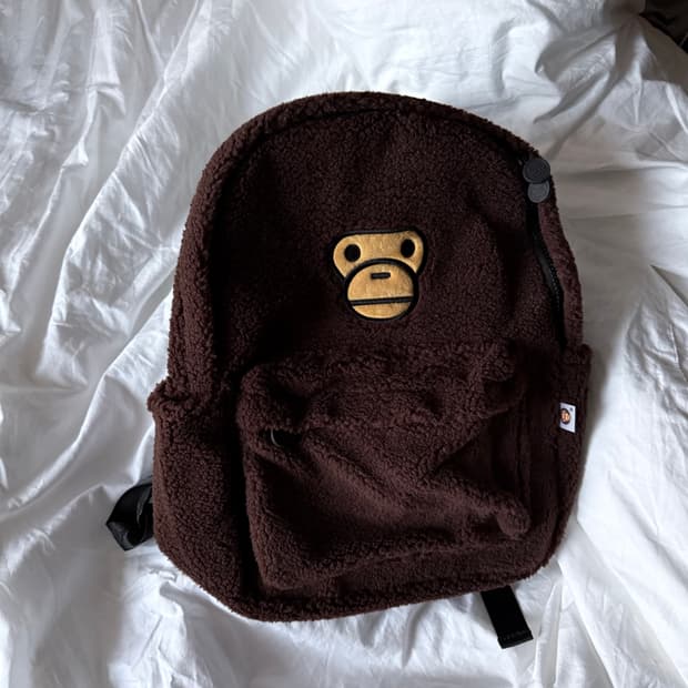 [새상품] 베이프 마일로 대형 퍼 백팩