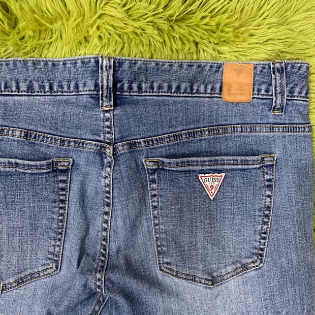 [39] 게스 데미지 리페어 테이퍼드핏 데님팬츠