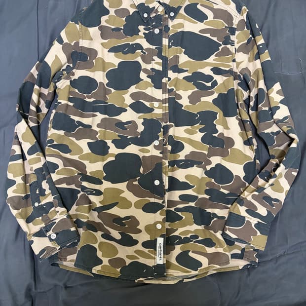 칼하트 카모 셔츠