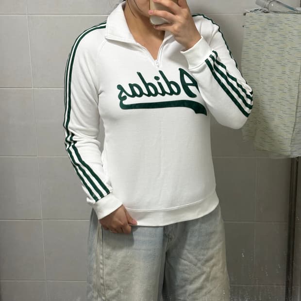 대대장) 아디다스 흰초 슬림핏 벨벳로고 반집업