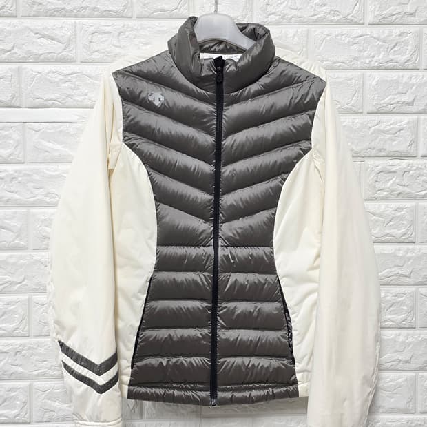 택포// 데상트 여성 골프 다운 방풍 패딩 90