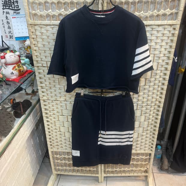 38/44-55/28-30 정품 톰브라운 크롭반팔+스커트set 팝니다