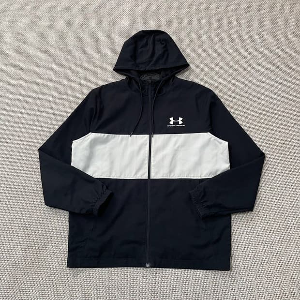 언더아머 바람막이. 5591