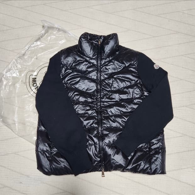 몽클레아 트리콧 니트패딩 S