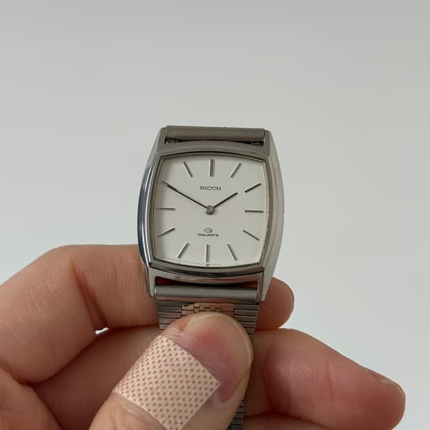 1980s White Dial Silver Square Riquartz