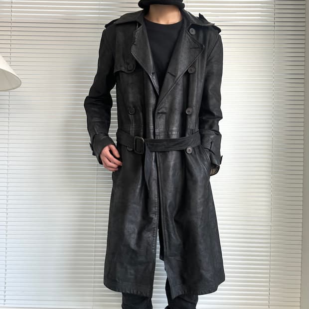 아이작 세럼 초기 아카이브 워싱 레더 코트