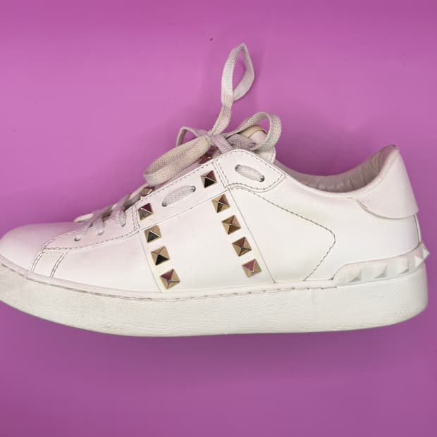 발렌티노 가라바니 락스터드 언타이틀드 스니커즈 (화이트)