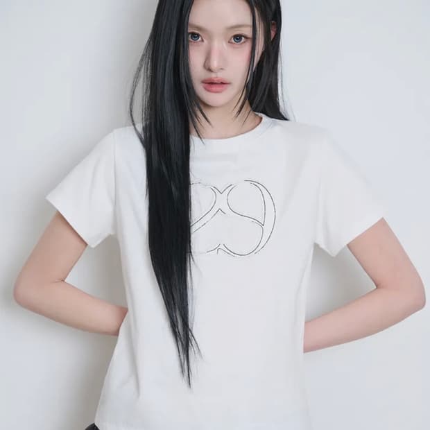 일리고 129로고 패치 티셔츠 퓨어 화이트