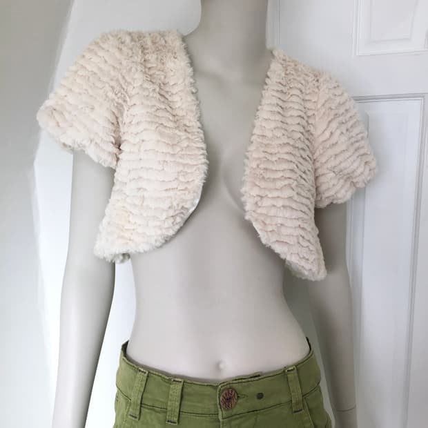 Cream Fur Short Borelo Top